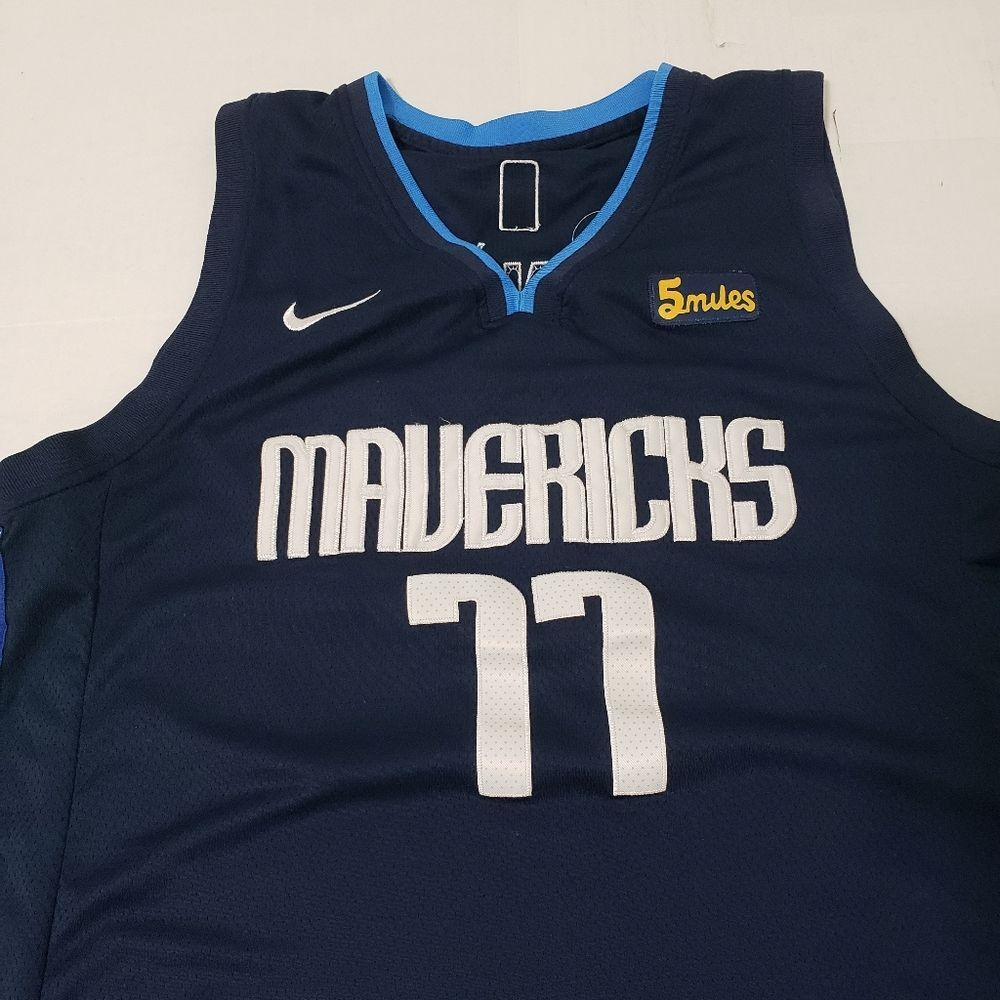 NBA Team Nike Mavericks Luka Doncic Navy Blue Basketball Jersey 77 Men's Large - Picture 7 of 7